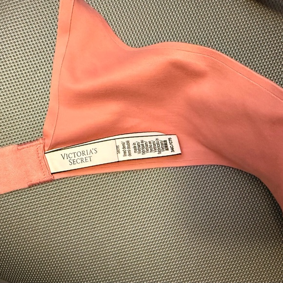 Victoria's Secret Pink Bra - Picture 3 of 3